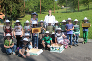 Projekt Bienen Volksschule und Kindergarten Langegg (Foto: Ulrike Elsneg)